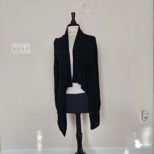 Calvin Klein cardigan. Sz S. 57% Rayon, 43% Silk